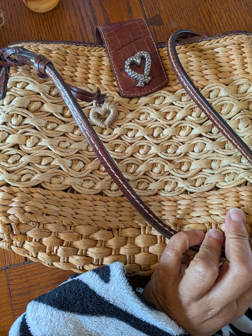 Brighton Vintage Woven Shoulder Bag with Brown Leather Trim - Picture 4 of 7